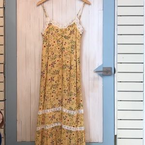 Honey print lace dress